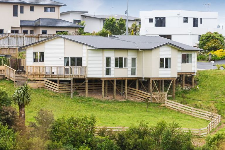 Photo of property in 14 Willowstream Grove, Cloverlea, Palmerston North, 4412