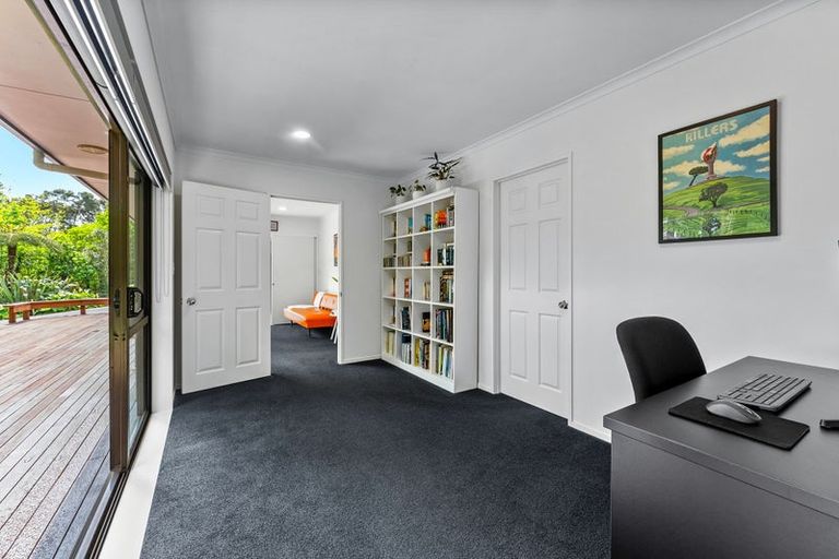 Photo of property in 257 Kaipara Road, Papakura, 2582