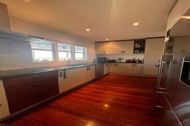 Photo of property in 53 Coronation Road, Hillcrest, Auckland, 0627