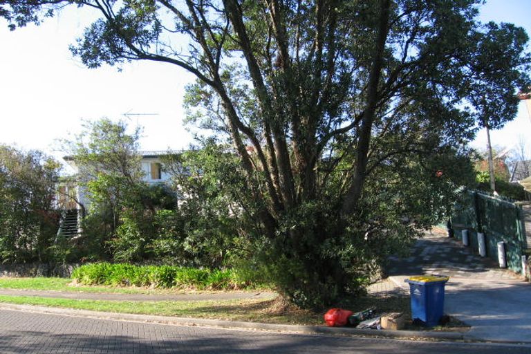 Photo of property in 2/1 Saint Clair Place, Browns Bay, Auckland, 0630