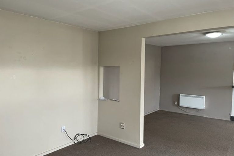 Photo of property in 4/6 Defoe Place, Waltham, Christchurch, 8023