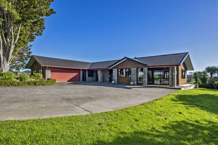 Photo of property in 18 Pataua Road North, Whareora, Whangarei, 0175