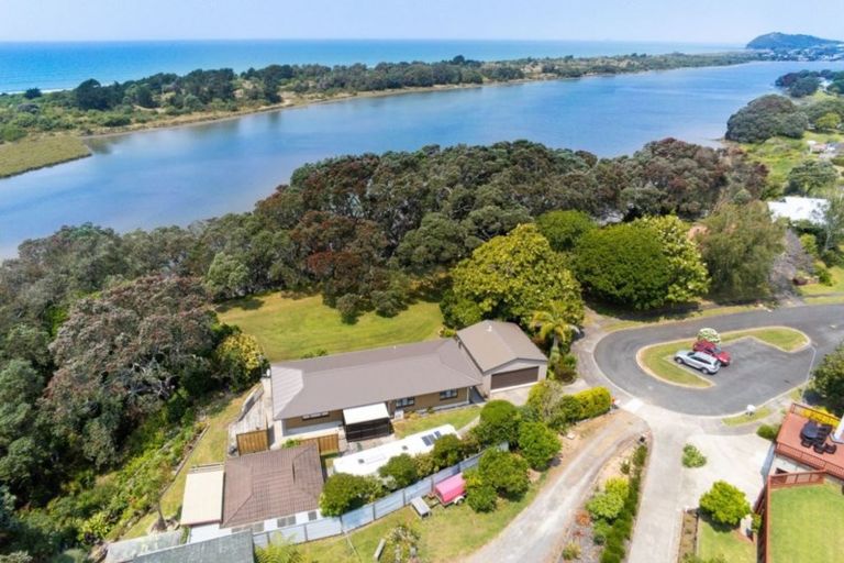 Photo of property in 37 Pohutukawa Drive, Athenree, Katikati, 3177