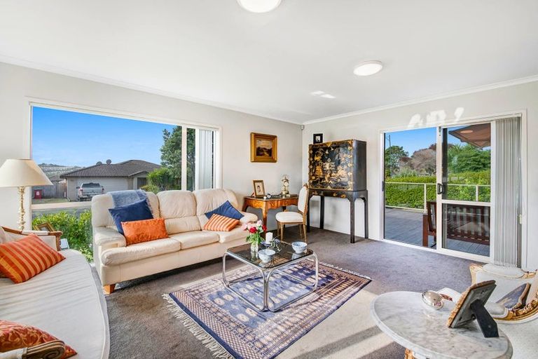 Photo of property in 1 Anchorite Way, Red Beach, 0932