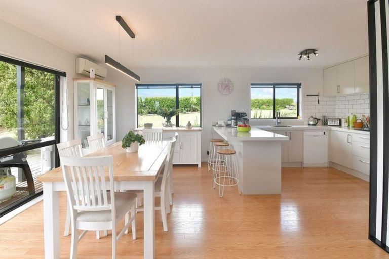 Photo of property in 230 Wishart Road, Helensville, 0875