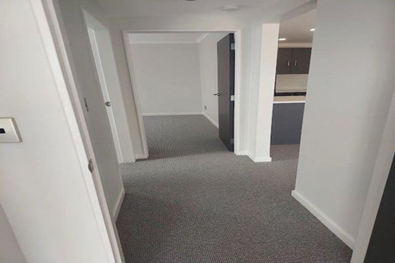 Photo of property in 30a Paremata Crescent, Paremata, Porirua, 5024