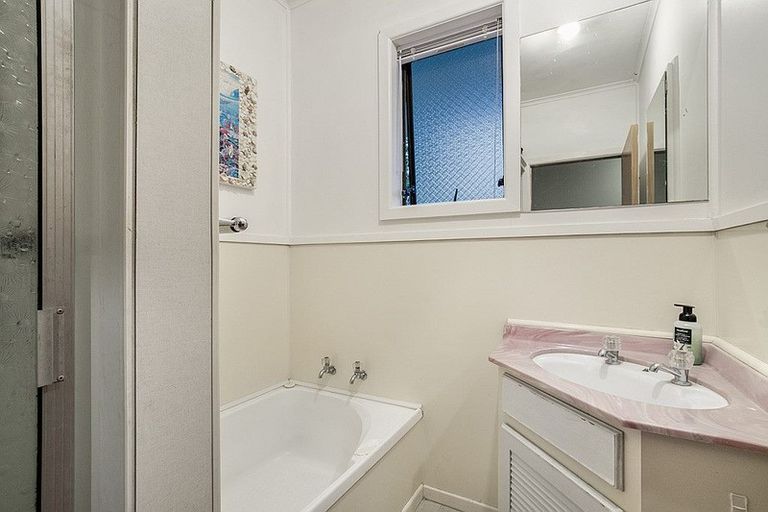 Photo of property in 10 Grierson Place, Pukekohe, 2120