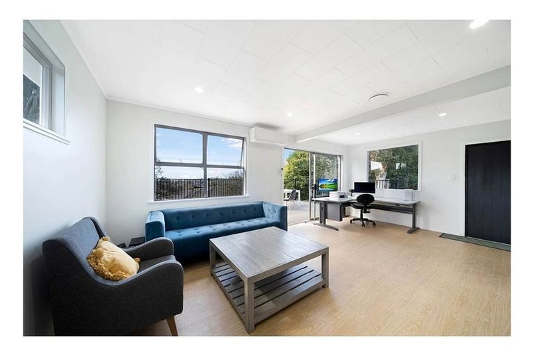 Photo of property in 261 Sturges Road, Henderson, Auckland, 0612