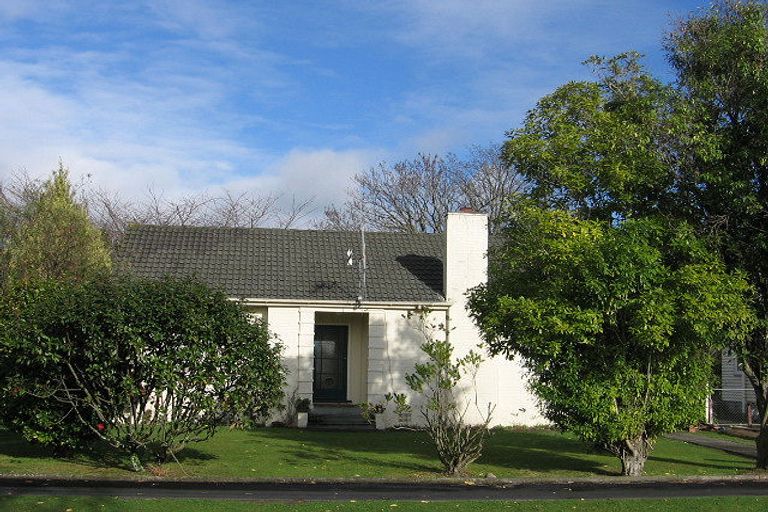 Photo of property in 9 Anderson Street, Hokowhitu, Palmerston North, 4410