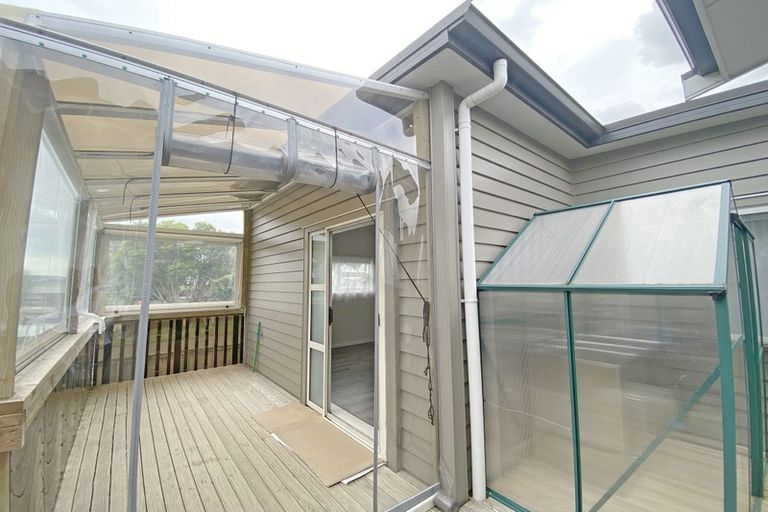Photo of property in 109 Reeves Road, Pakuranga Heights, Auckland, 2010
