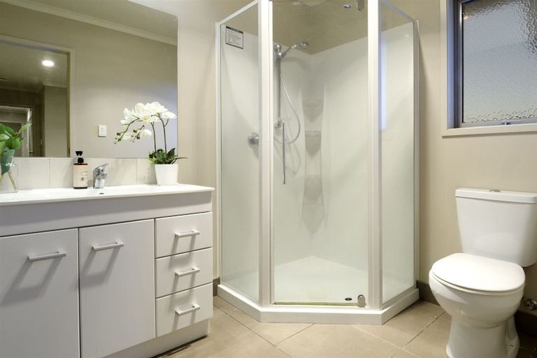 Photo of property in 136 Waterside Drive, Pyes Pa, Tauranga, 3112