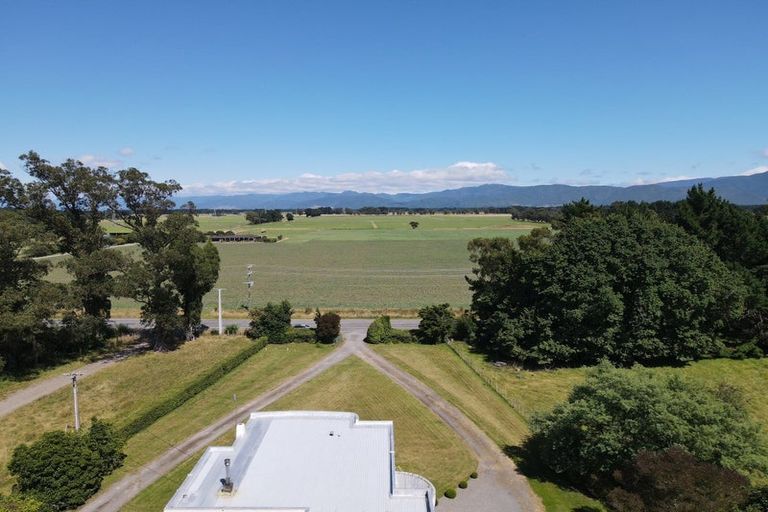 Photo of property in 299 Bidwills Cutting Road, Morison Bush, Greytown, 5794