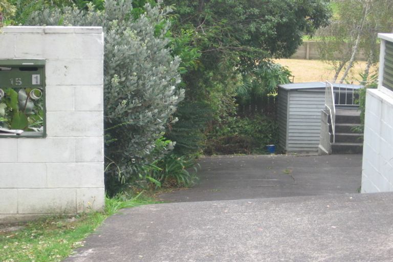 Photo of property in 1/15 Lancelot Place, Glenfield, Auckland, 0629