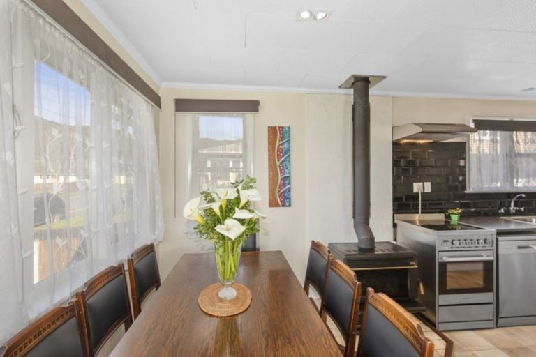 Photo of property in 368 George Street, Stokes Valley, Lower Hutt, 5019