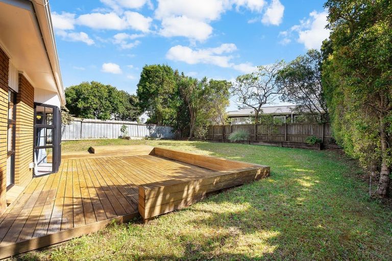 Photo of property in 2/97 Matipo Road, Mairangi Bay, Auckland, 0630