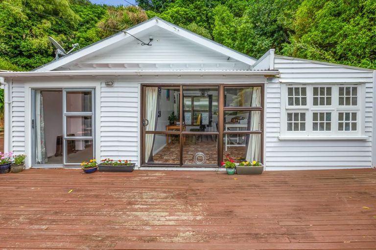 Photo of property in 1/45 Airlie Road, Plimmerton, Porirua, 5026