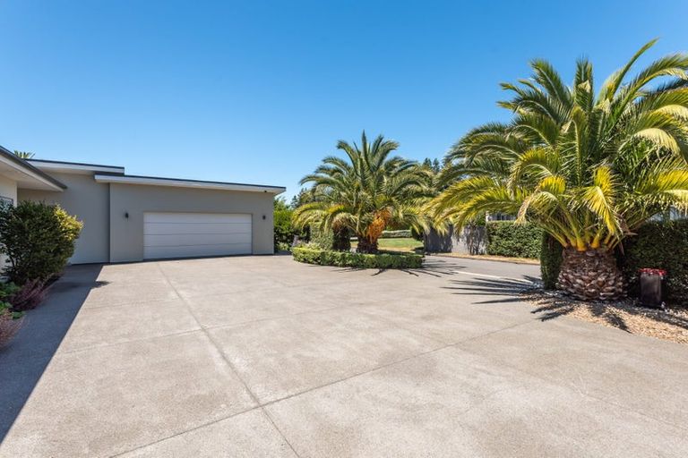 Photo of property in 47 Oakgrove Drive, Rangiora, 7400