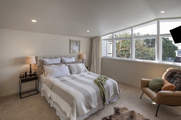 Photo of property in 33 Ferry Street, Seatoun, Wellington, 6022