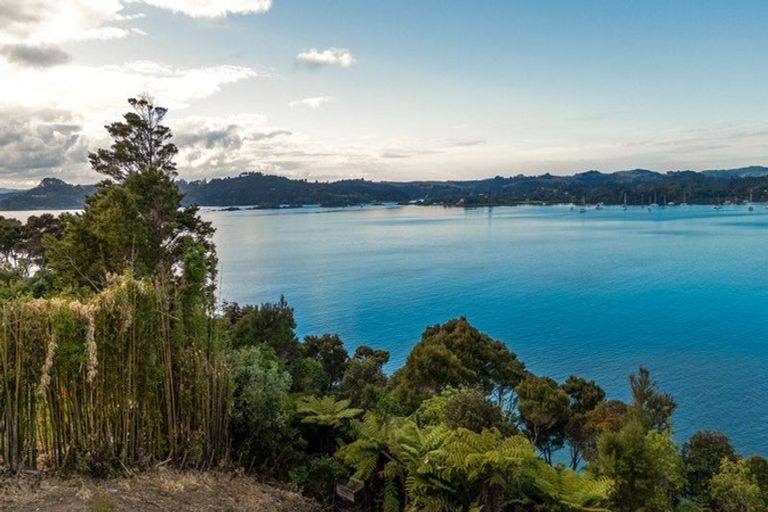 Photo of property in 100 Doves Bay Road, Kerikeri, 0294
