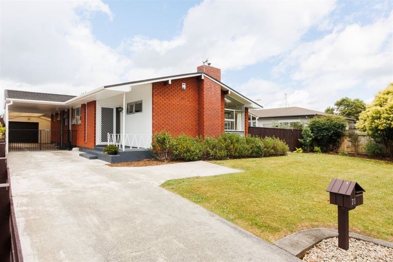 Photo of property in 20 Westhaven Grove, Takaro, Palmerston North, 4412