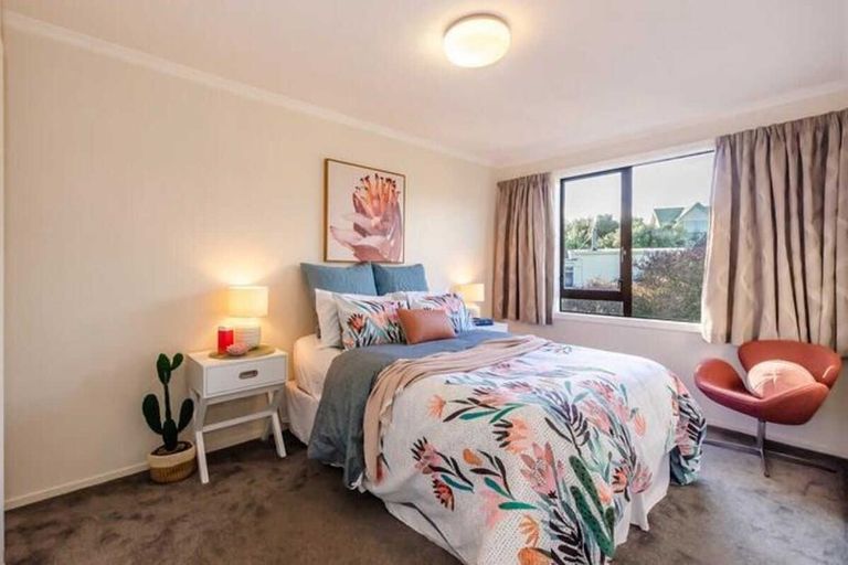 Photo of property in 28 Forest Road, Raumati South, Paraparaumu, 5032