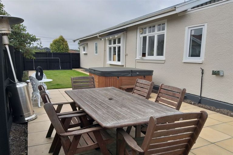 Photo of property in 30 Gamblins Road, Saint Martins, Christchurch, 8022