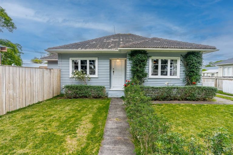 Photo of property in 12 Tui Avenue, Forest Lake, Hamilton, 3200