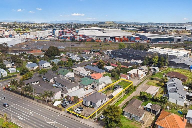 Photo of property in 127 Mangere Road, Otahuhu, Auckland, 1062