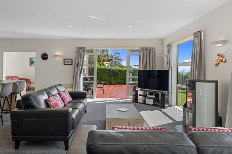 Photo of property in 18 Kenmure Drive, Huntsbury, Christchurch, 8022