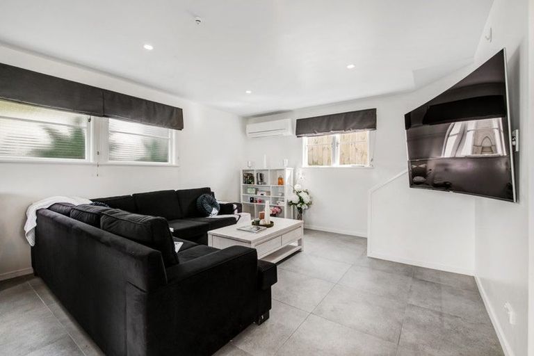 Photo of property in 6 Nelson Street, Helensville, 0800