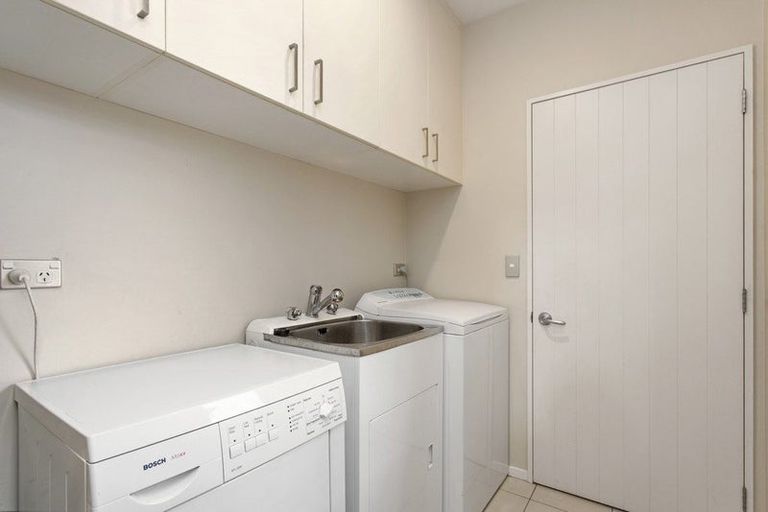 Photo of property in 69 Jeffreys Road, Fendalton, Christchurch, 8052