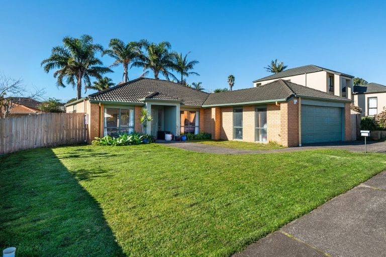 Photo of property in 15 Hercules Drive, Henderson, Auckland, 0612