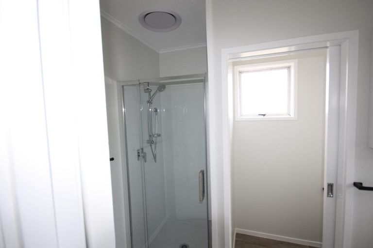 Photo of property in 64a Clayburn Road, Glen Eden, Auckland, 0602