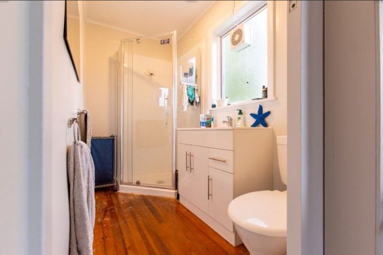 Photo of property in 13 Seddon Street, Dannevirke, 4930