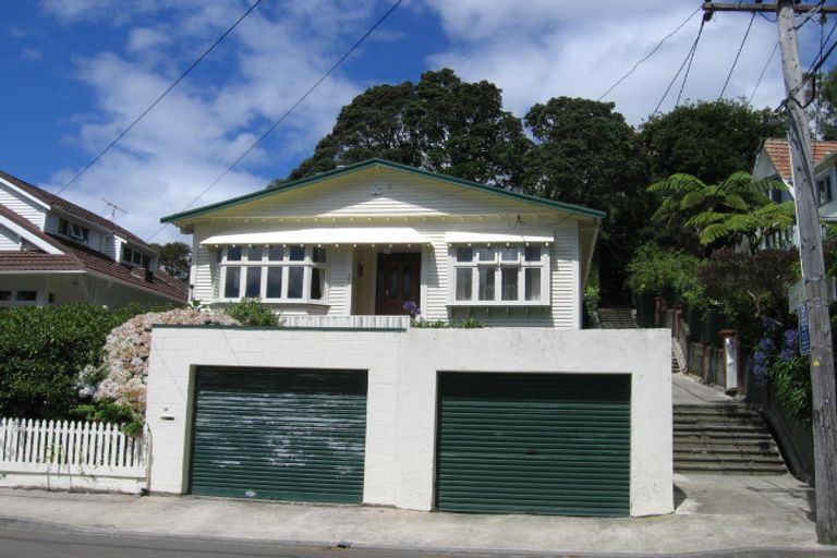 Photo of property in 19 Ngaio Road, Kelburn, Wellington, 6012