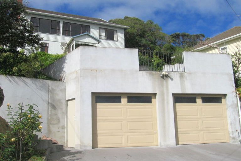 Photo of property in 72 Kinghorne Street, Strathmore Park, Wellington, 6022