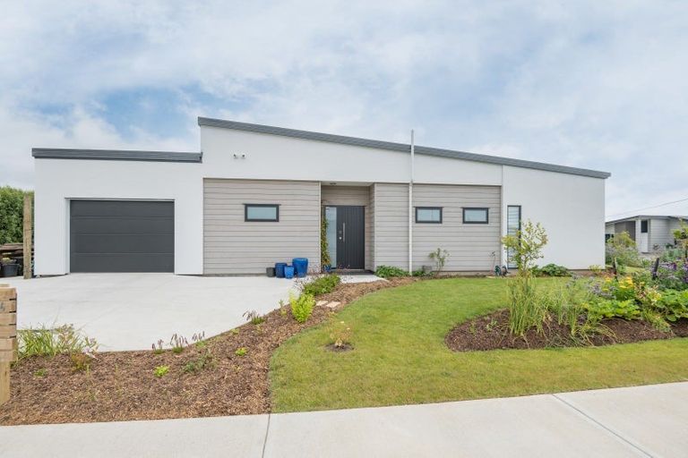 Photo of property in 16 Tana Pukekohatu Avenue, Motueka, 7120