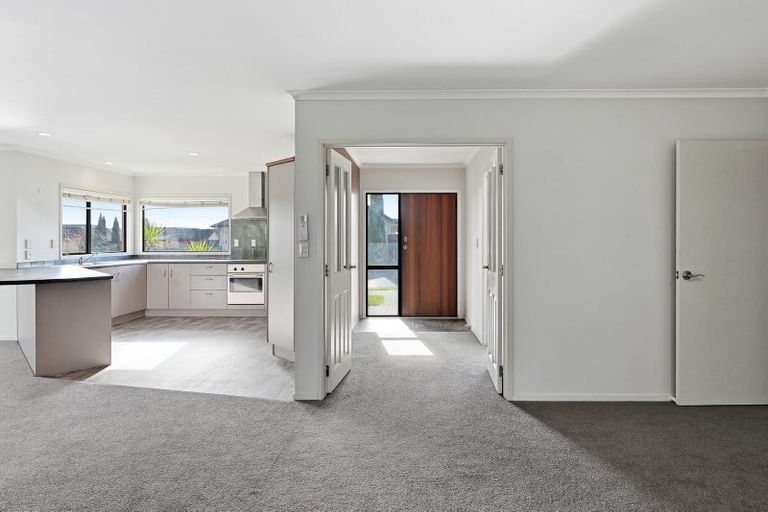 Photo of property in 4 Owhatiura Drive, Lynmore, Rotorua, 3010