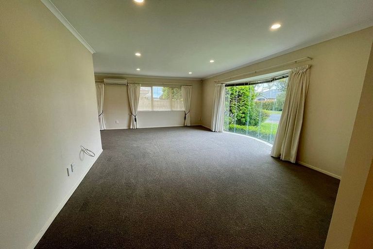 Photo of property in 31 Macnean Drive, East Tamaki Heights, Auckland, 2016