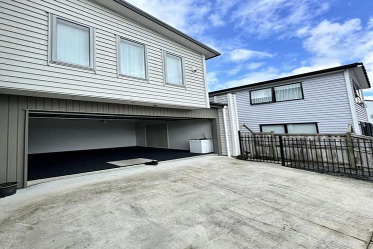 Photo of property in 6 Wyon Way, Flat Bush, Auckland, 2016