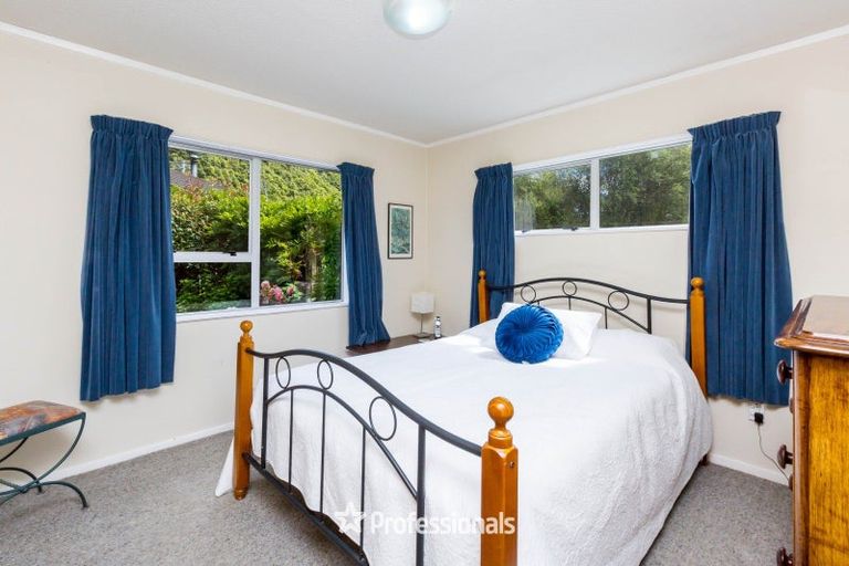 Photo of property in 1 Gemstone Drive, Birchville, Upper Hutt, 5018
