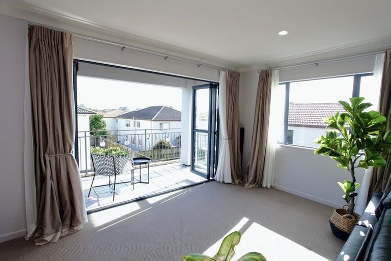 Photo of property in 50 Amberwood Drive, Northpark, Auckland, 2013