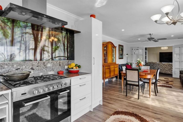 Photo of property in 1343 Devon Road, Brixton, Waitara, 4382