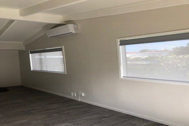 Photo of property in 21 Cambridge Terrace, Papatoetoe, Auckland, 2025
