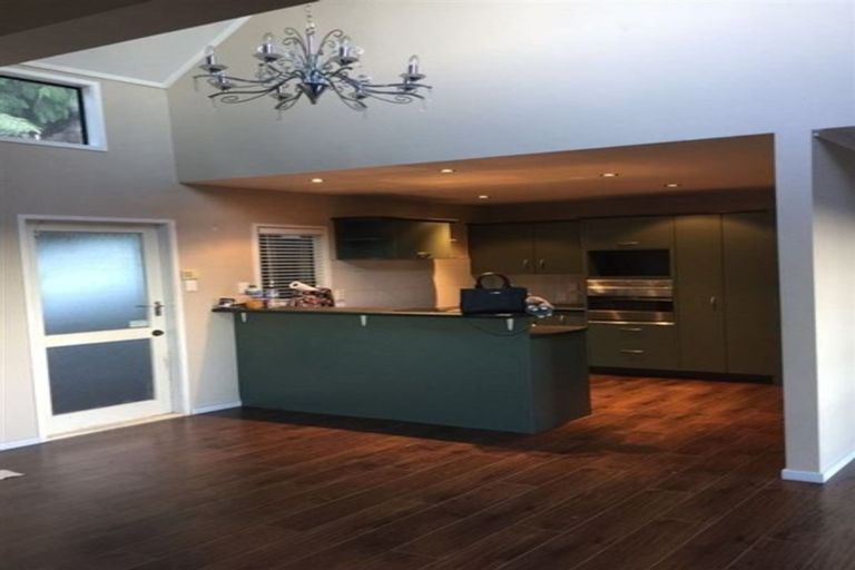 Photo of property in 132 Manuka Road, Bayview, Auckland, 0629