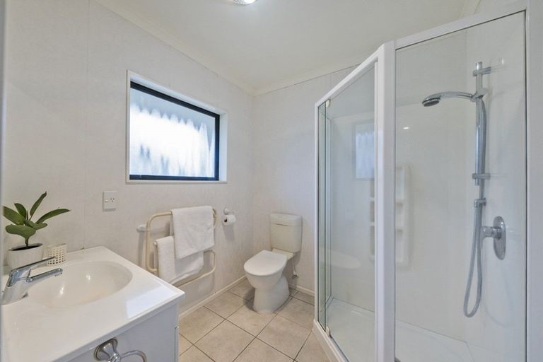 Photo of property in 8 Woodgate Court, Fitzherbert, Palmerston North, 4410
