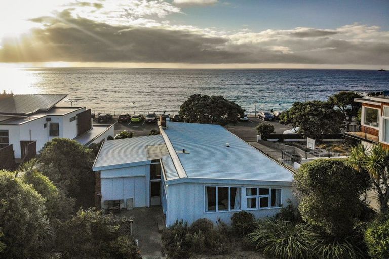 Photo of property in 4 Cliffs Road, Saint Clair, Dunedin, 9012