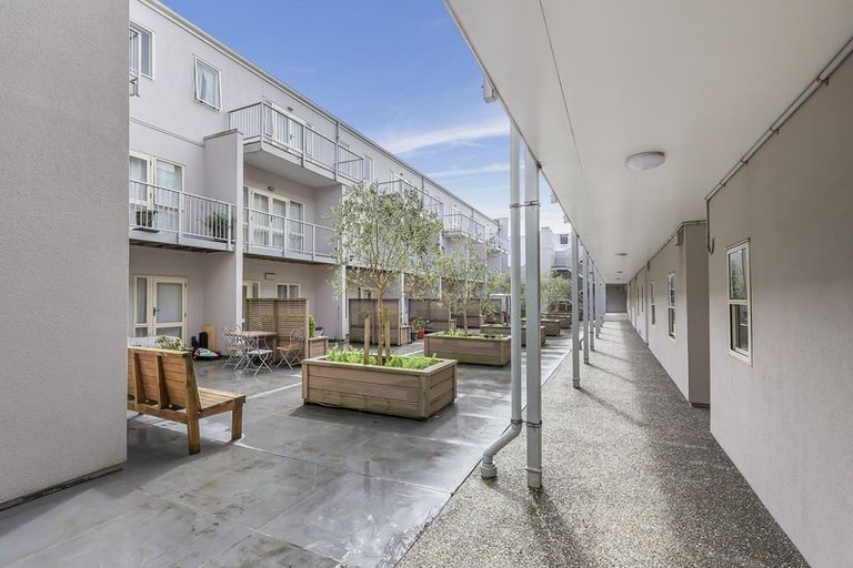 Photo of property in Luxford Villas, 308/72 Herald Street, Berhampore, Wellington, 6023