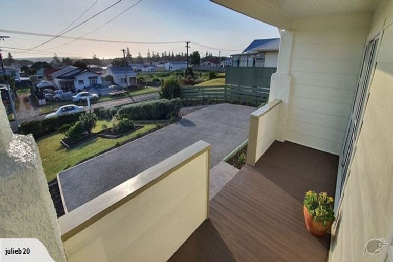 Photo of property in 14 Matai Street, Castlecliff, Whanganui, 4501