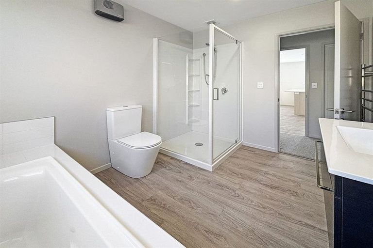 Photo of property in 28 Crossley Avenue, Woodend, 7610